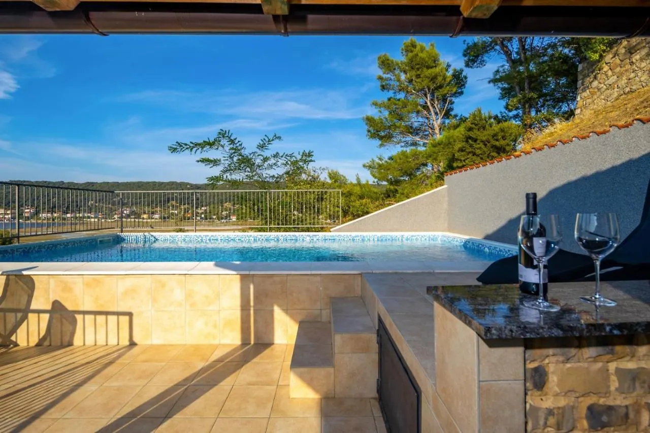 Apartment In Supetarska Draga With Sea View, Balcony, Air Conditioning, Wifi 3321-4 0*,  Croatia