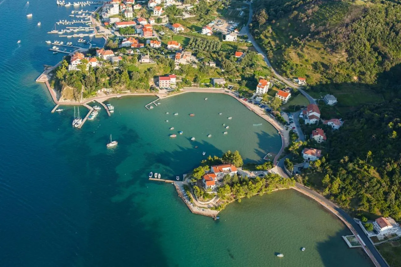 Apartment In Supetarska Draga With Sea View, Balcony, Air Conditioning, Wifi 3321-4 0*,