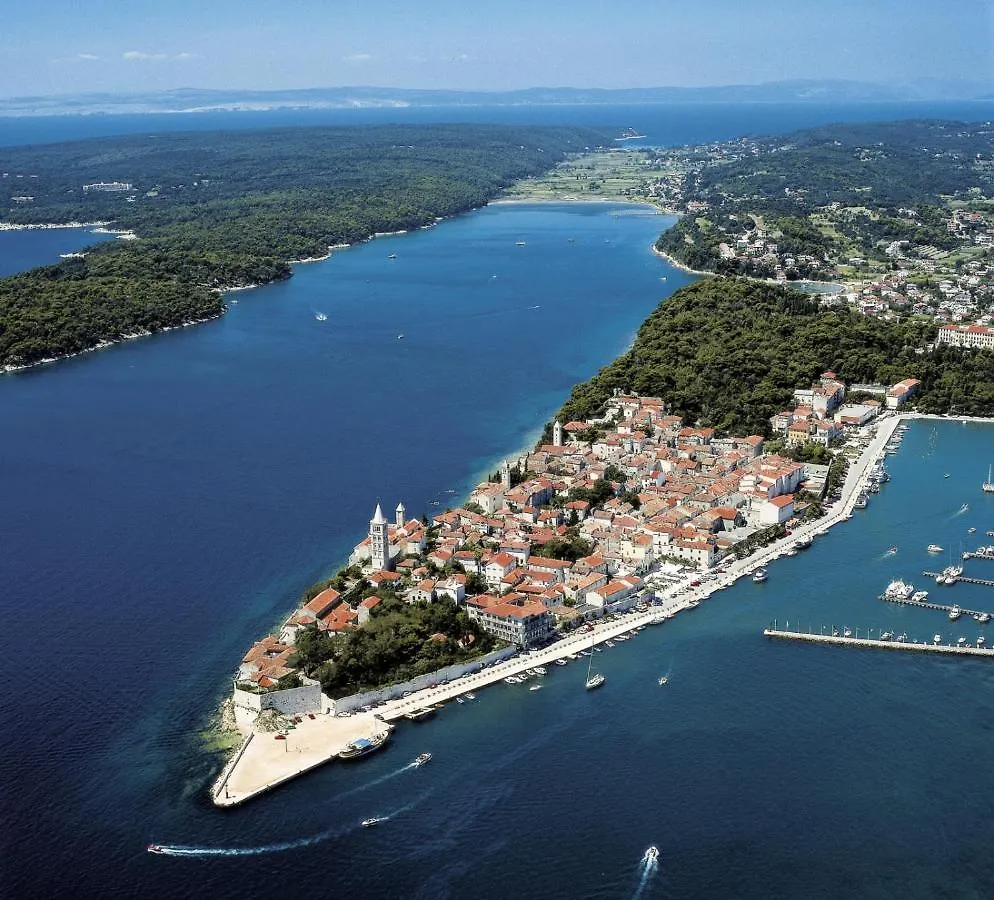 Apartment In Supetarska Draga With Sea View, Balcony, Air Conditioning, Wifi 3321-4 0*,